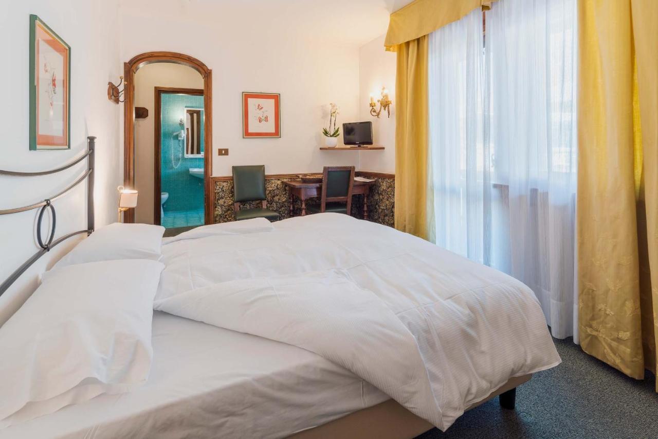 Hotel Capannina كورتينا دامبيتزو المظهر الخارجي الصورة