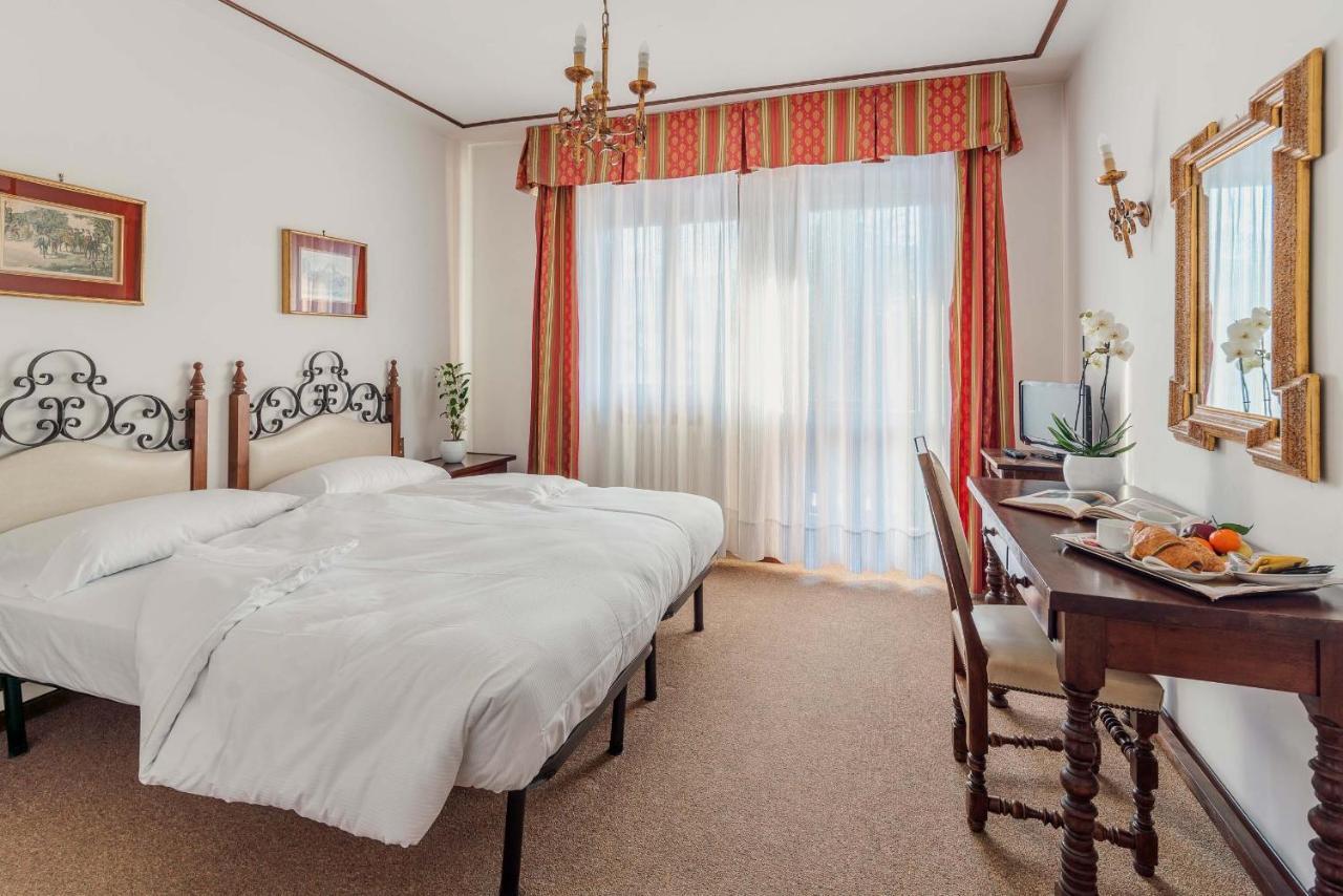 Hotel Capannina كورتينا دامبيتزو المظهر الخارجي الصورة