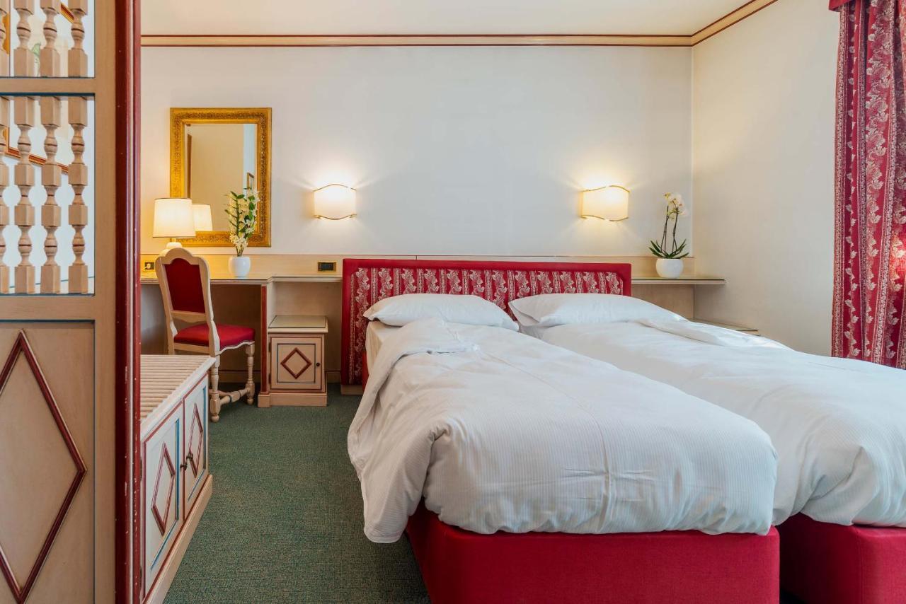 Hotel Capannina كورتينا دامبيتزو المظهر الخارجي الصورة